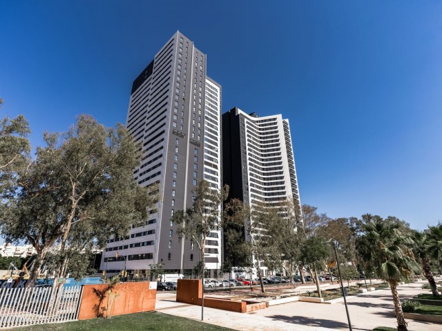 Apartamento con 2 Dormitorios  en Málaga Centro