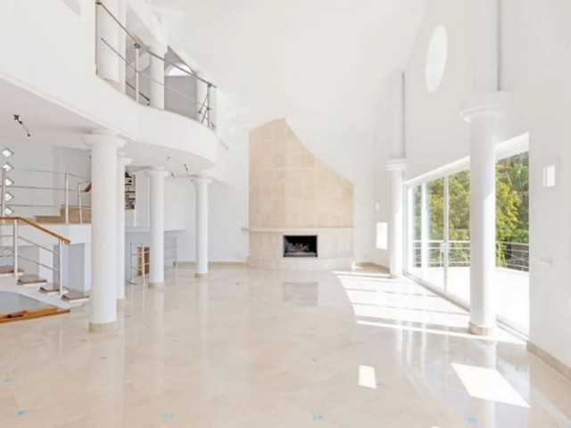 5 Slaapkamer Villa in Los Almendros