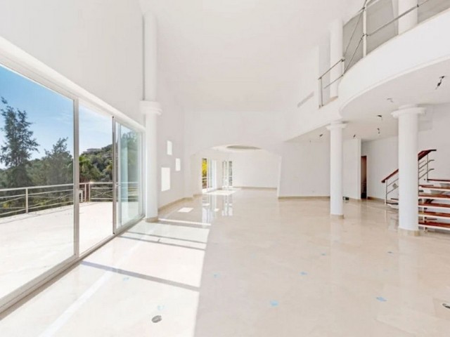 5 Slaapkamer Villa in Los Almendros