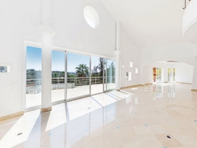 5 Slaapkamer Villa in Los Almendros