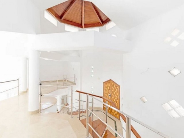 5 Slaapkamer Villa in Los Almendros