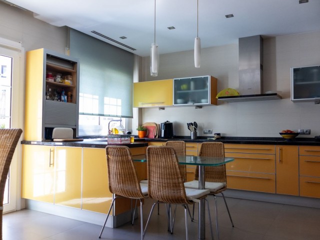 6 Schlafzimmer Villa in Playamar
