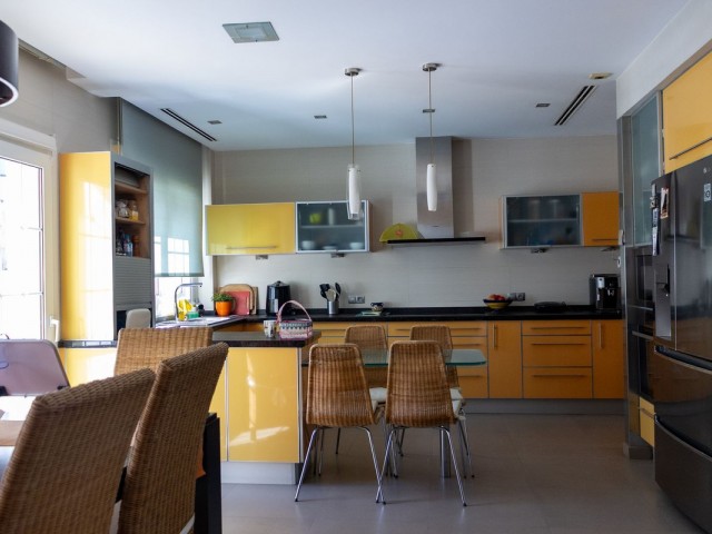 6 Schlafzimmer Villa in Playamar