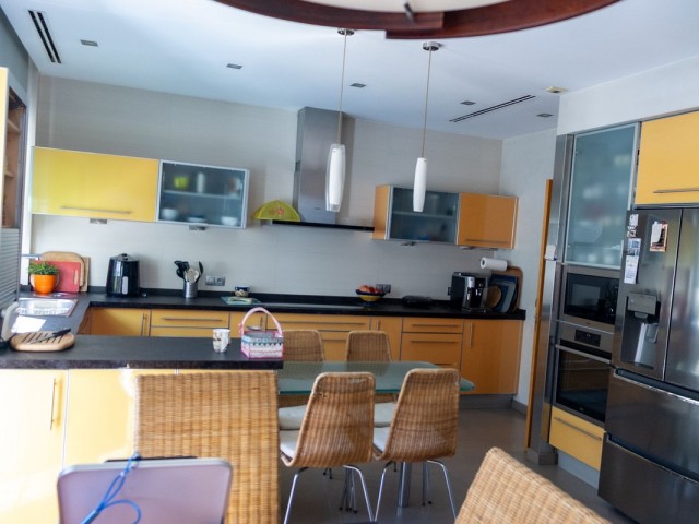6 Schlafzimmer Villa in Playamar