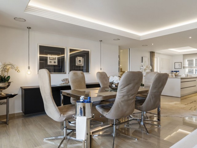 Apartamento con 4 Dormitorios  en Los Almendros