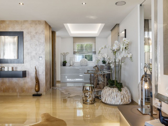 Apartamento con 4 Dormitorios  en Los Almendros
