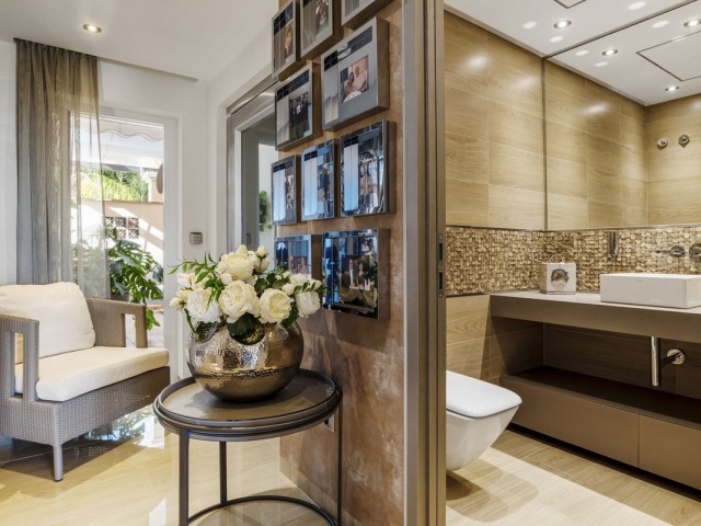 Apartamento con 4 Dormitorios  en Los Almendros