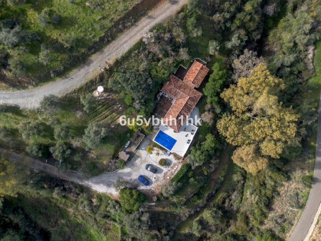 Villa con 3 Dormitorios  en Alhaurín el Grande