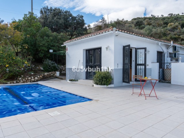 Villa con 3 Dormitorios  en Alhaurín el Grande