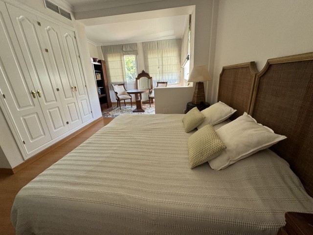 Appartement avec 3 Chambres  à Guadalmina Baja