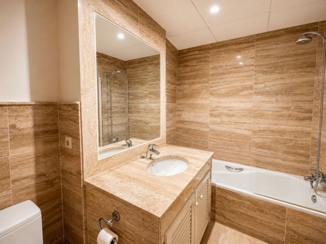 Appartement avec 3 Chambres  à Guadalmina Baja