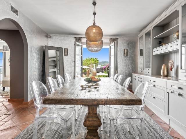 5 Slaapkamer Rijtjeshuis in La Heredia