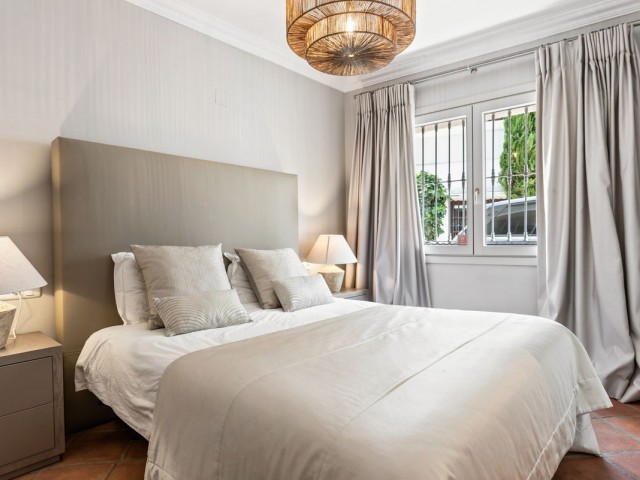 5 Slaapkamer Rijtjeshuis in La Heredia