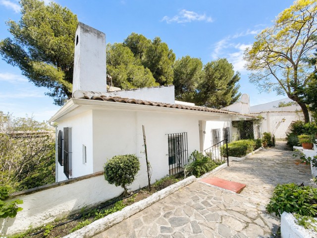 2 Bedrooms Villa in Benalmadena