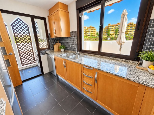 Apartamento, New Golden Mile, R2674019