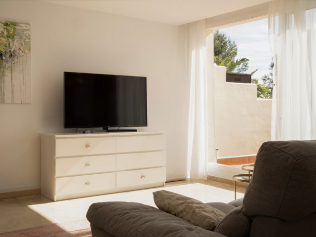 2 Bedrooms Apartment in Benahavís