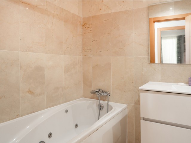 2 Bedrooms Apartment in Benahavís