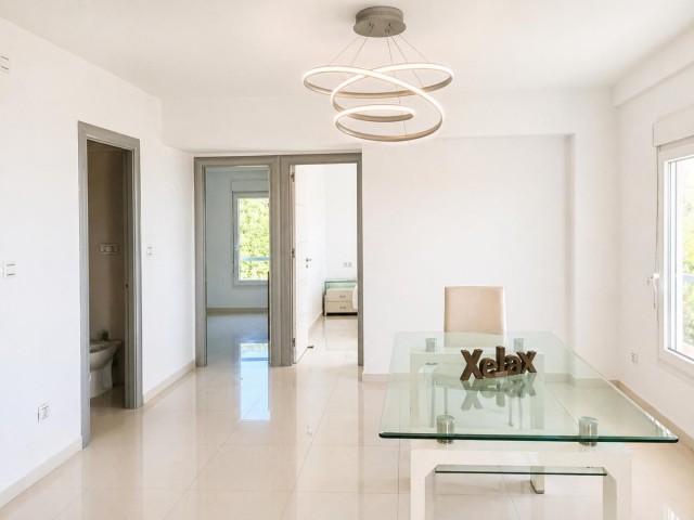 Apartment, La Carihuela, R5343232