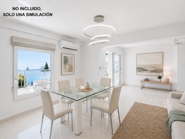 Apartamento con 3 Dormitorios  en La Carihuela