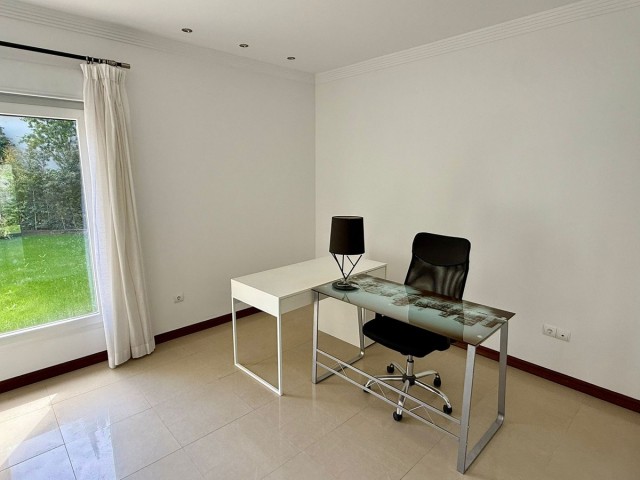 Villa, Sotogrande Costa, R5346292