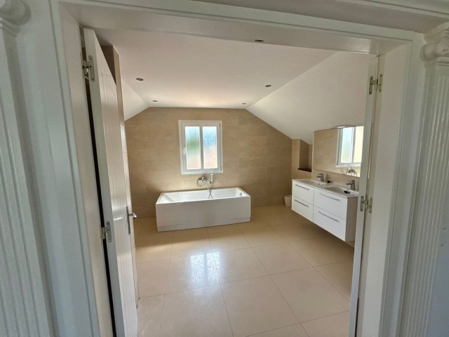 6 Slaapkamer Villa in Sotogrande Costa