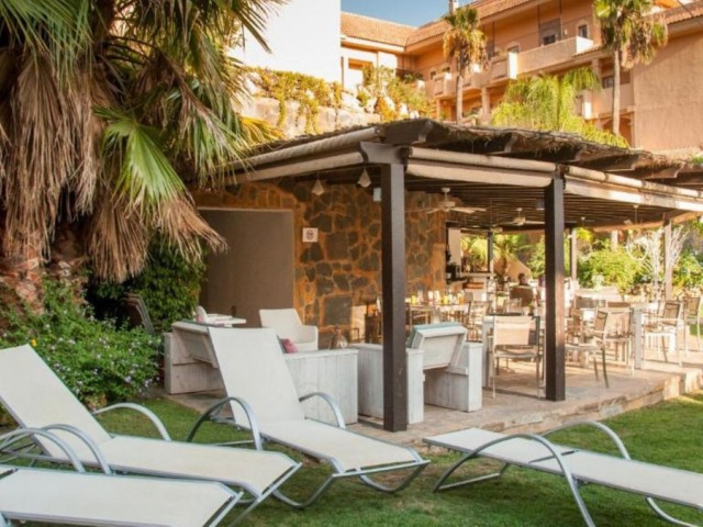 Apartamento con 2 Dormitorios  en Aloha