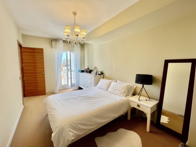 Apartamento con 2 Dormitorios  en Nagüeles