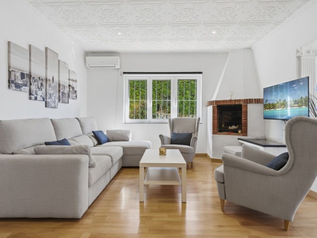 Villa, El Chaparral, R5351326