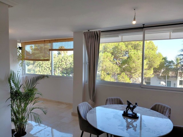 Apartamento con 2 Dormitorios  en Nagüeles