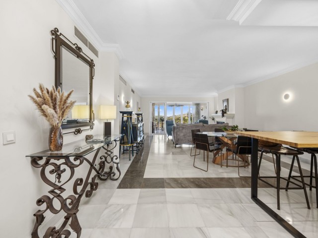 Apartamento con 2 Dormitorios  en Monte Halcones