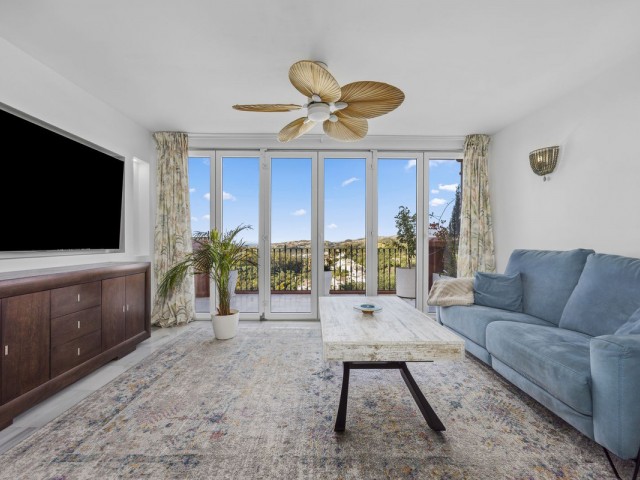 Apartamento con 2 Dormitorios  en Monte Halcones