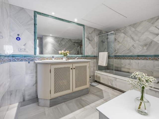 Apartamento con 2 Dormitorios  en Monte Halcones