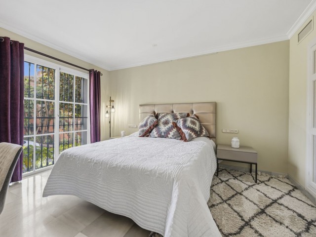 Apartamento con 2 Dormitorios  en Monte Halcones