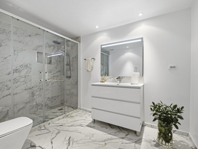 Apartamento con 2 Dormitorios  en Monte Halcones