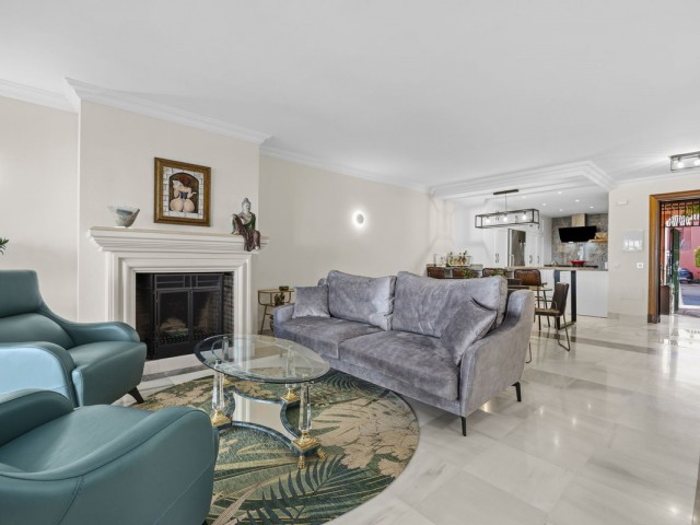 Apartamento con 2 Dormitorios  en Monte Halcones