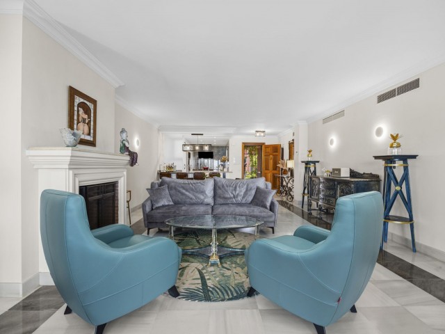Apartamento con 2 Dormitorios  en Monte Halcones