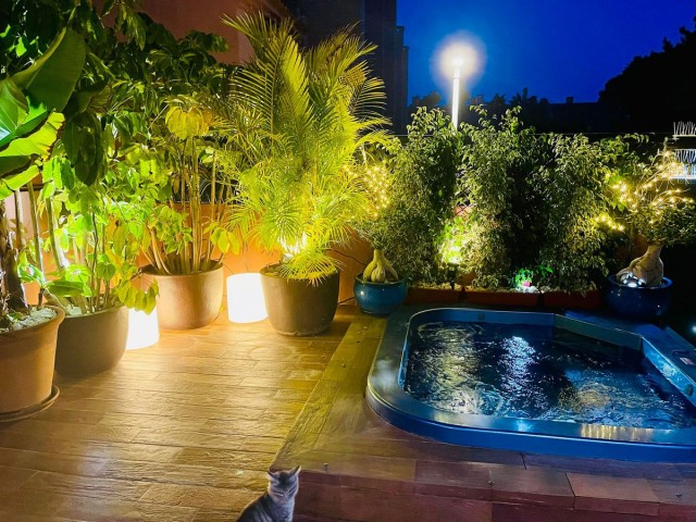 5 Bedrooms Townhouse in Los Monteros