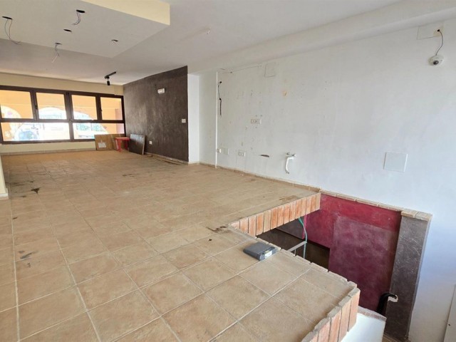 Comercial con 0 Dormitorios  en Benalmadena
