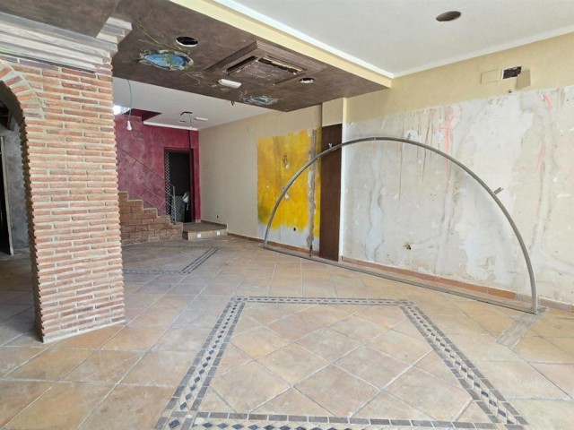 Comercial con 0 Dormitorios  en Benalmadena