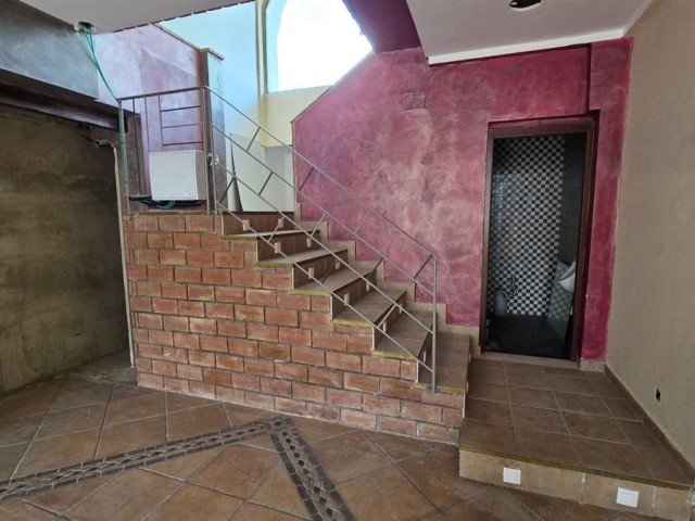 Comercial con 0 Dormitorios  en Benalmadena