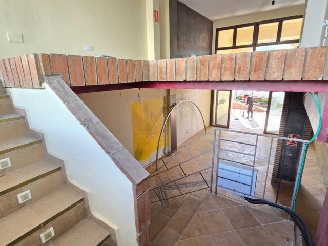 Comercial con 0 Dormitorios  en Benalmadena