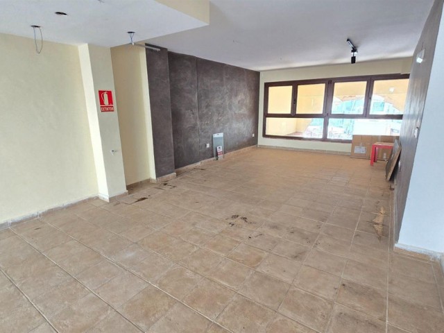 Comercial con 0 Dormitorios  en Benalmadena