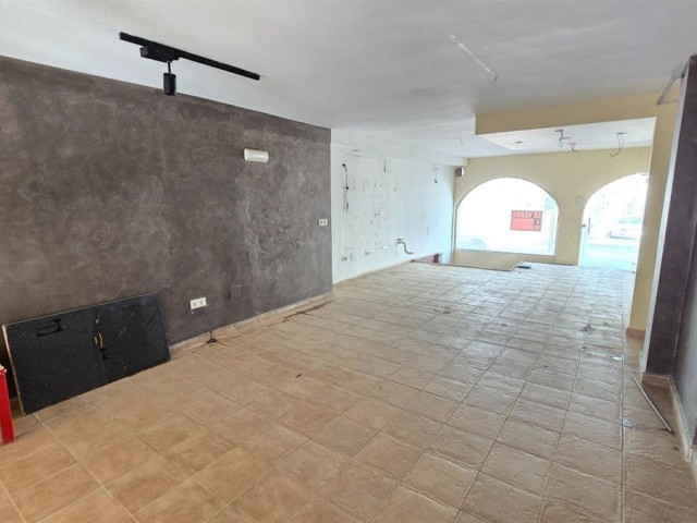 Comercial con 0 Dormitorios  en Benalmadena