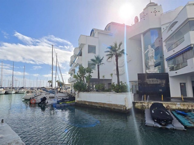 Comercial con 0 Dormitorios  en Benalmadena