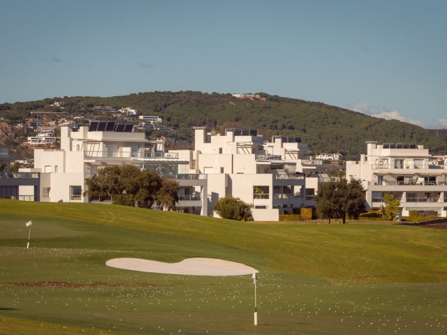 Apartamento con 3 Dormitorios  en San Roque Club