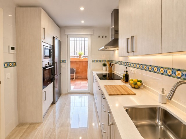 Townhouse, Cabopino, R5365018