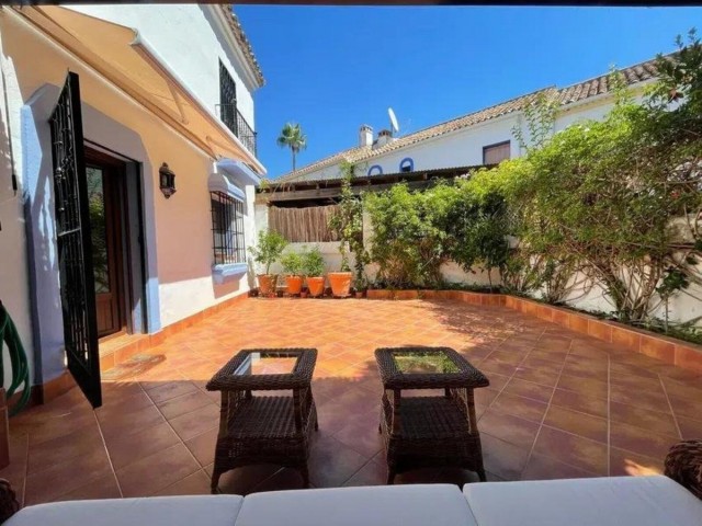 Reihenhaus, Guadalmina Baja, R5078713