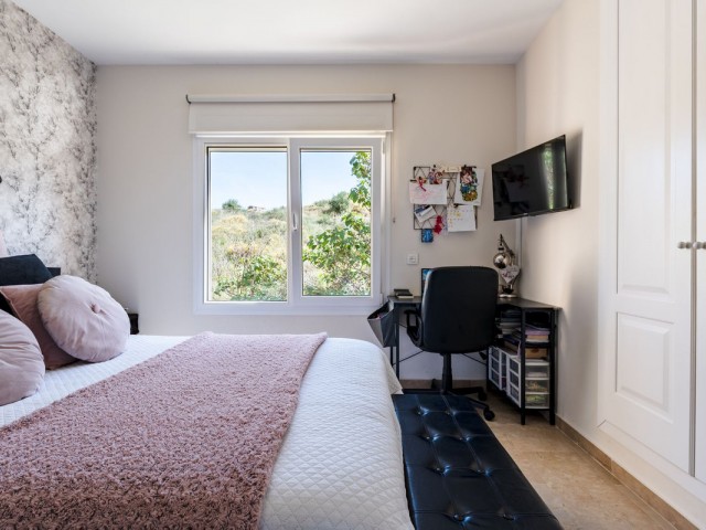 3 Bedrooms Apartment in Calahonda