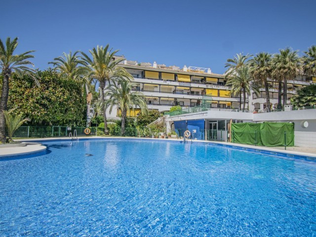 Penthouse, The Golden Mile, R5367196