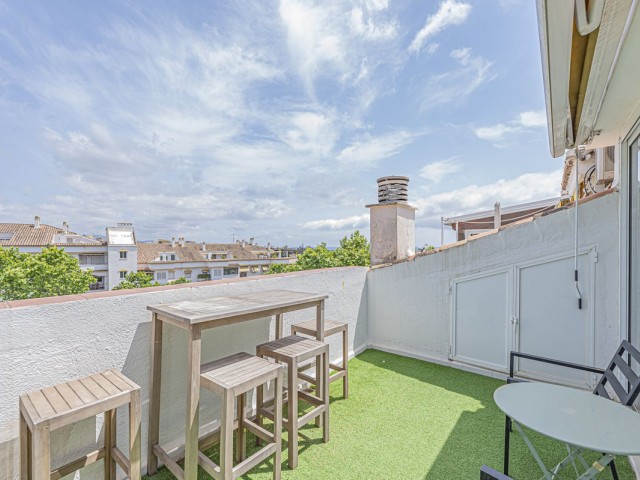 Penthouse, The Golden Mile, R5367196